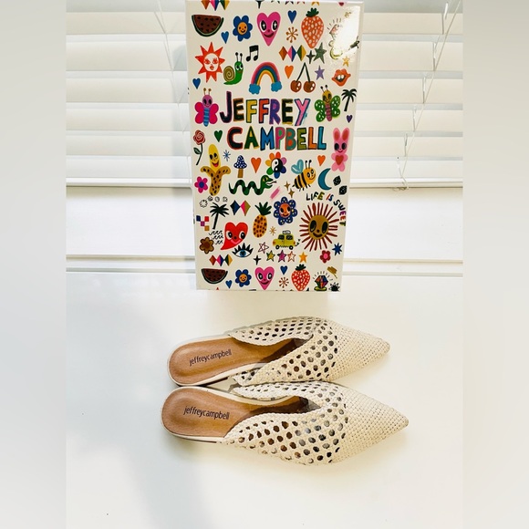 New Jeffrey Campbell Leno pointed toe flat slide mules, cream. Sz 8, Orig $135 - Picture 6 of 14